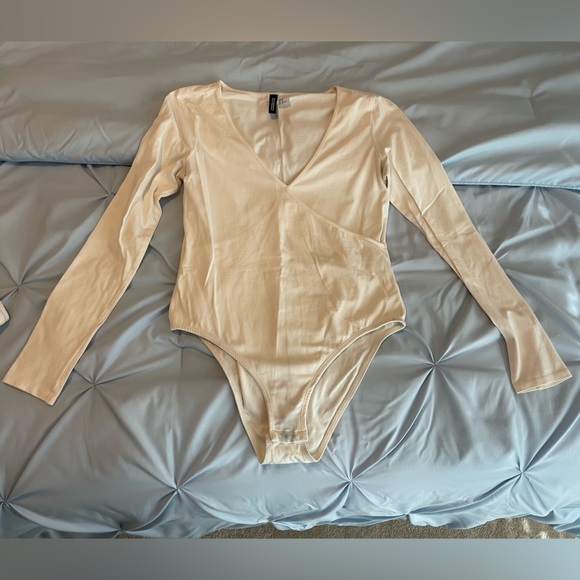 Long sleeve white body suit - Picture 1 of 2